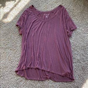 AE XL dark pink tee